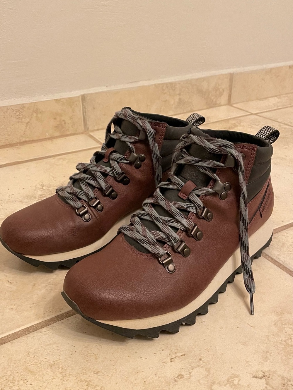 🥾 Merrell Brown Leather Hiking Boots – Durable & Stylish 🥾